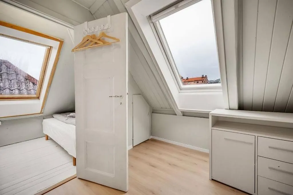 펜션 Dinbnb Homes I 4-Bedroom Historical House In Romantic Surroundings 베르겐