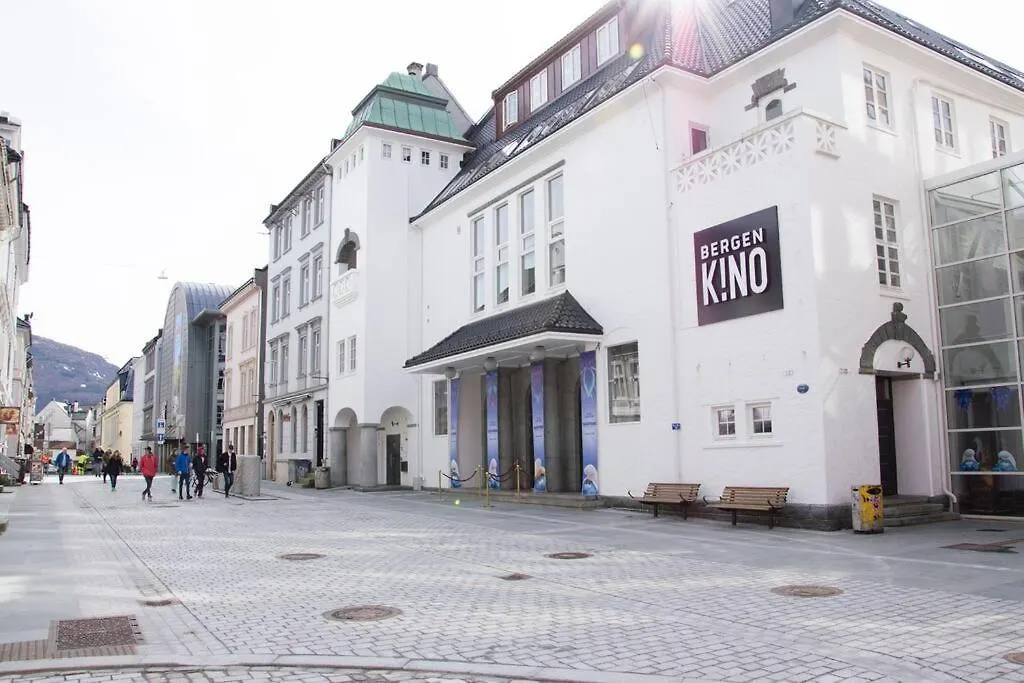Dinbnb Homes I 4-Bedroom Historical House In Romantic Surroundings 베르겐