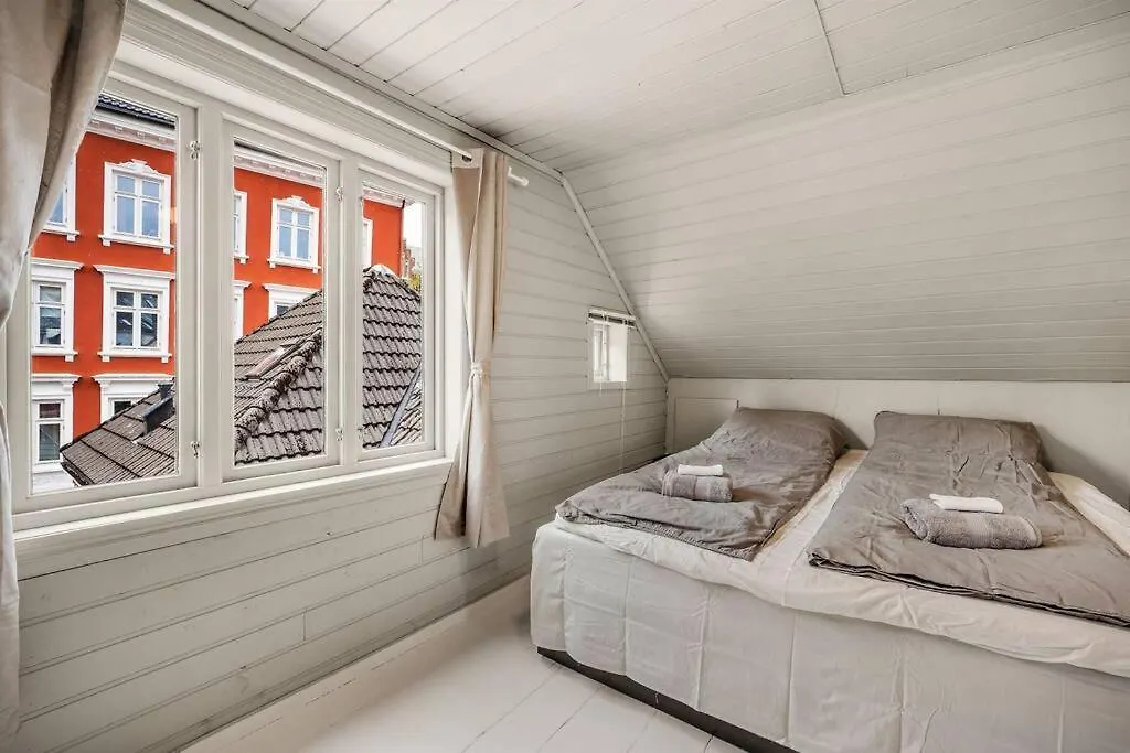 Dinbnb Homes I 4-Bedroom Historical House In Romantic Surroundings 베르겐 0*,