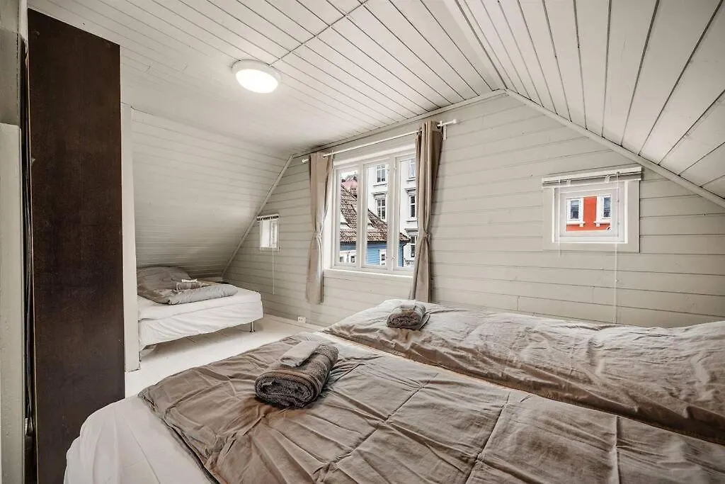 Dinbnb Homes I 4-Bedroom Historical House In Romantic Surroundings 베르겐